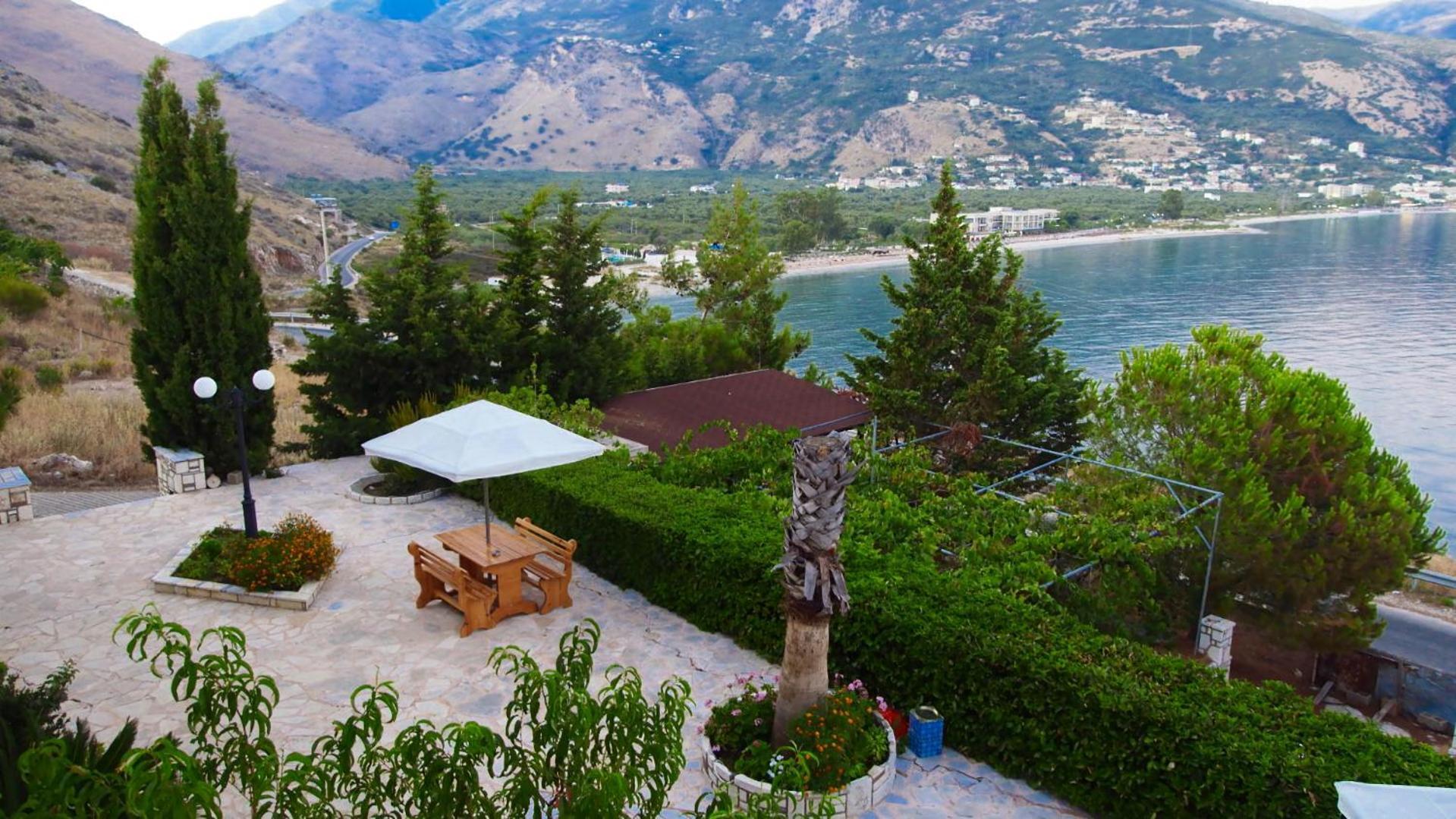 Guest House Suga 1 Qeparo Exterior foto