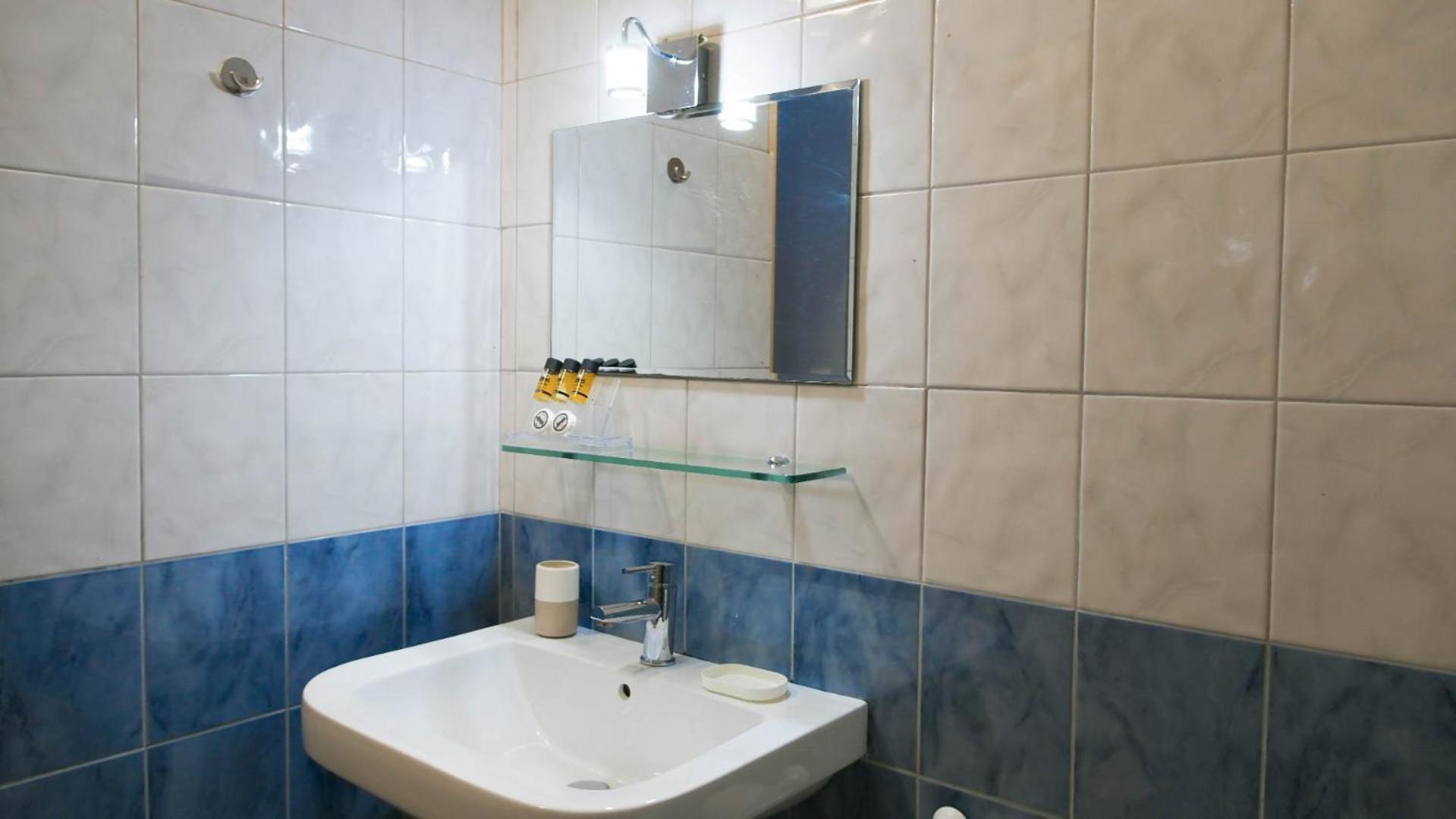 Guest House Suga 1 Qeparo Habitación foto
