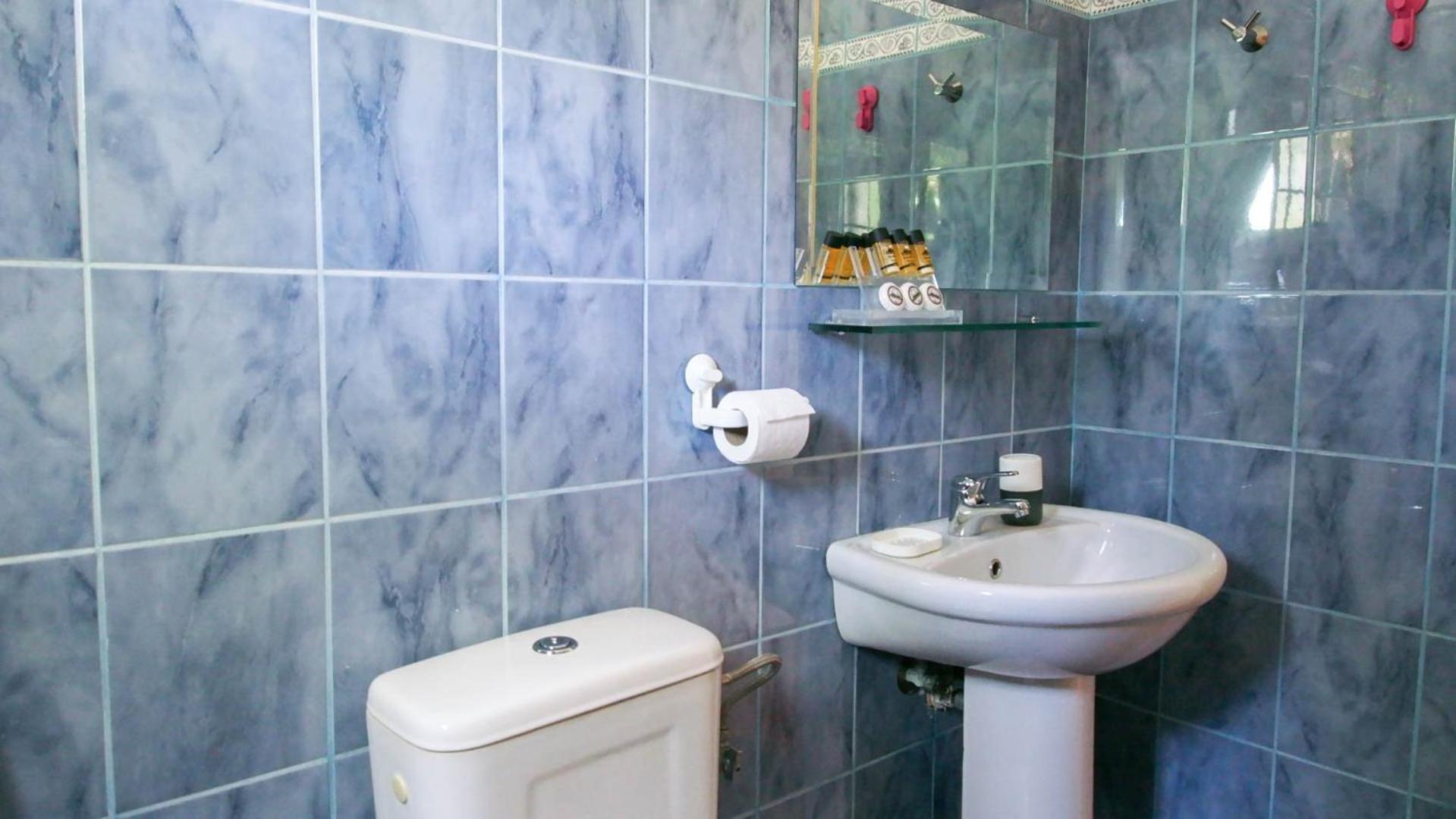 Guest House Suga 1 Qeparo Habitación foto