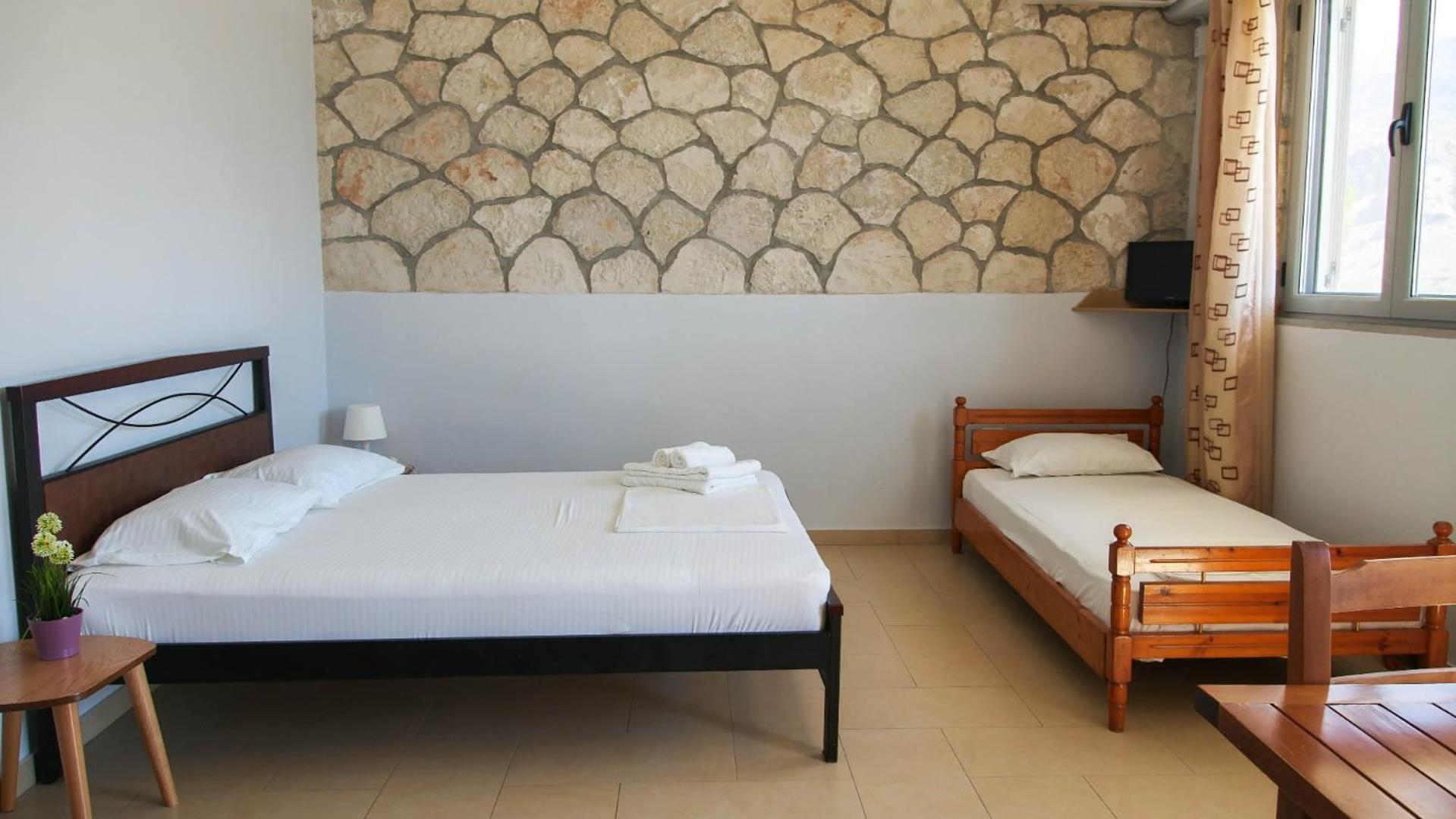 Guest House Suga 1 Qeparo Habitación foto