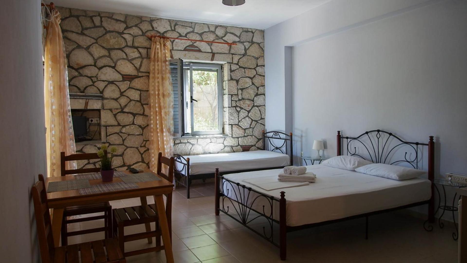 Guest House Suga 1 Qeparo Habitación foto